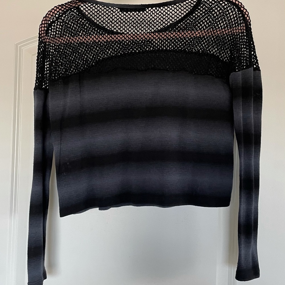 Crop top - Picture 2 of 2
